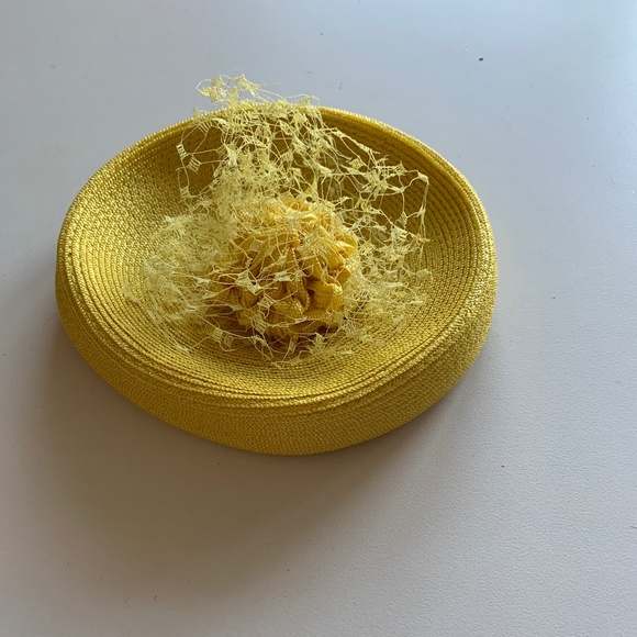 Small Yellow Hat 👒 - Picture 2 of 3